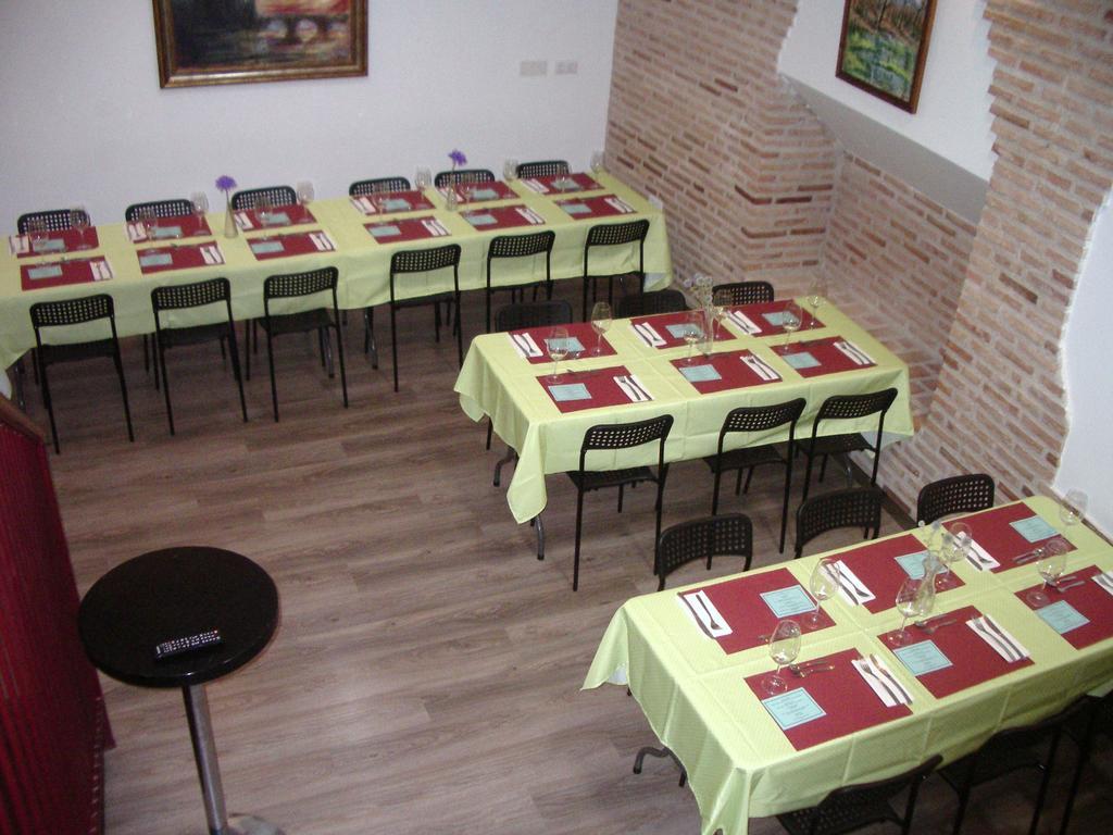 Hostel El Castillo Aninon Exterior photo