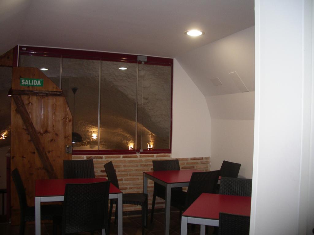 Hostel El Castillo Aninon Exterior photo